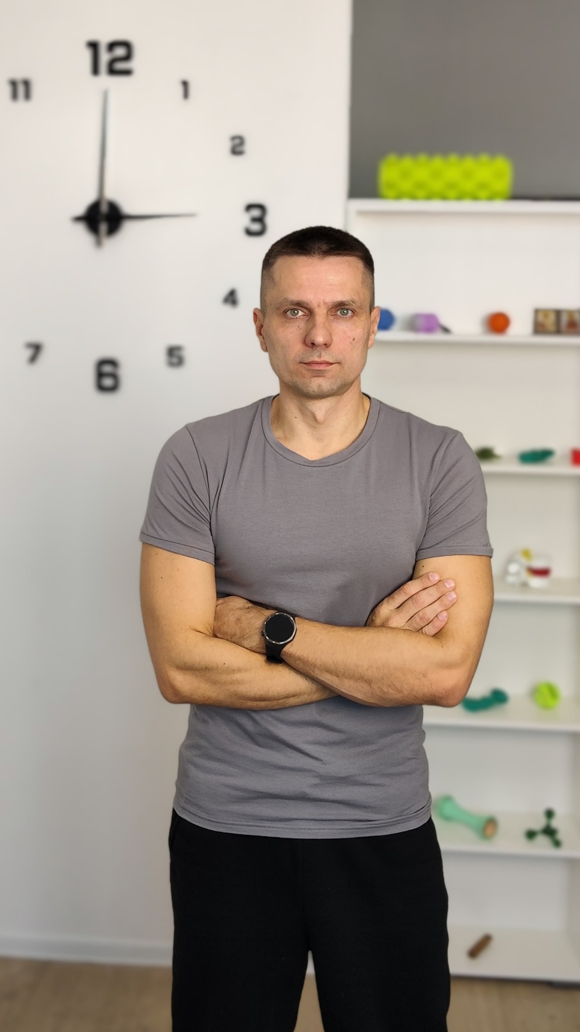 Павел Строколист в кабинете в Челябинске